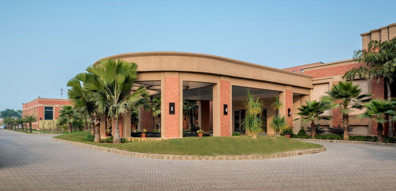 Nirvana Luxury Hotel L Ludhiana Exterior photo