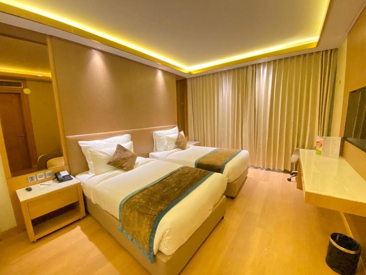 Nirvana Luxury Hotel L Ludhiana Exterior photo