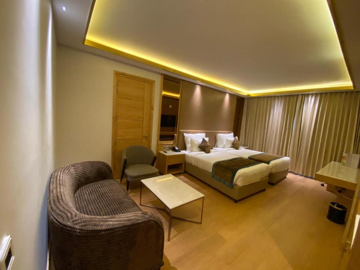 Nirvana Luxury Hotel L Ludhiana Exterior photo